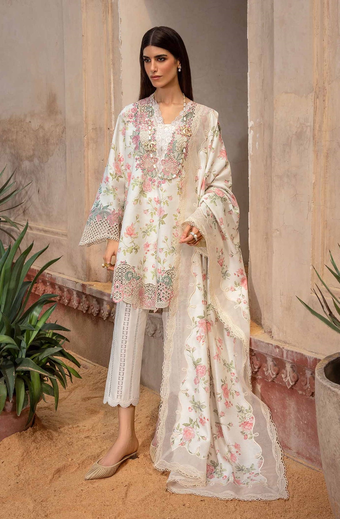 Crimson By Saira Shakira Luxury Lawn Embroidered A Flower Named Peace - CRWP 5