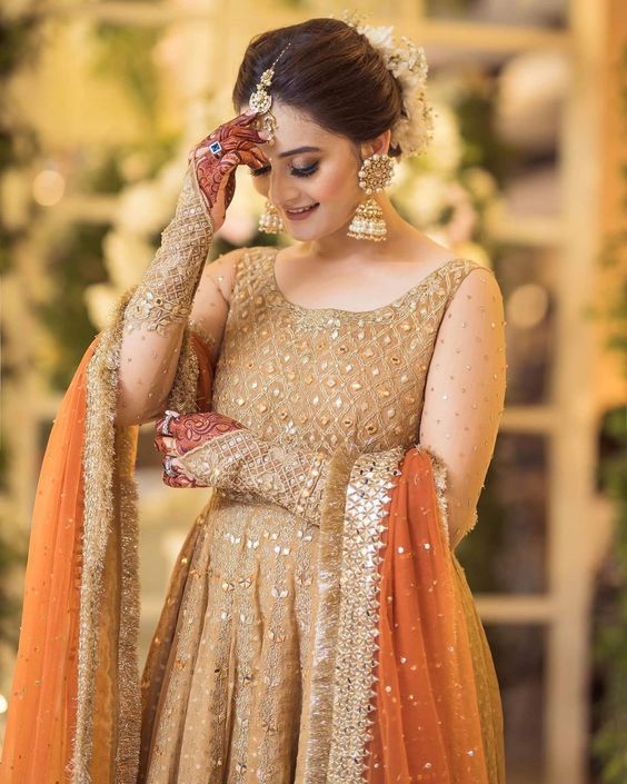 Aiman Khan spotted wearing Faiza Saqlain 3 Pieces Unstitch Suits With Mirror Work